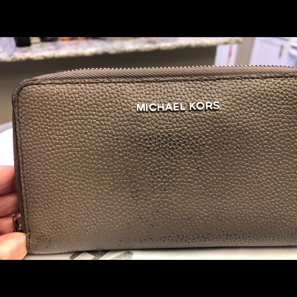 Michael Kors long wallet/wristlet in khaki leather